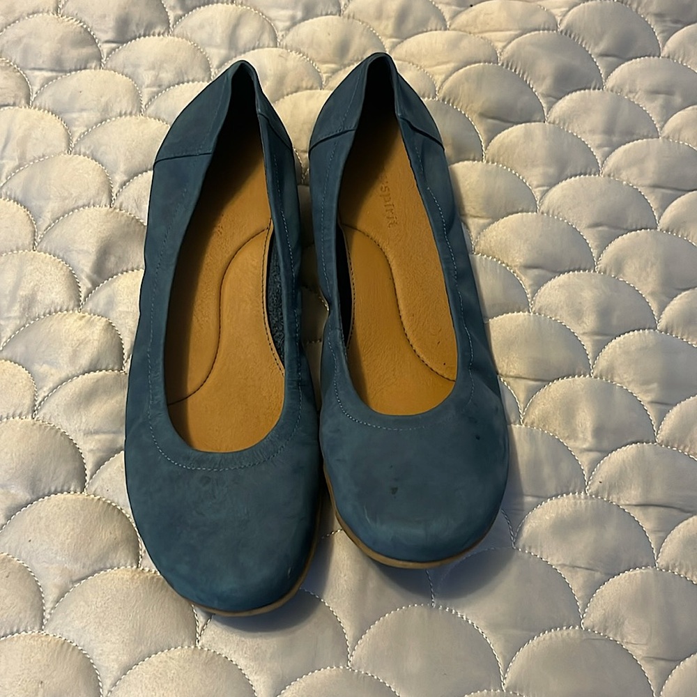 Blue & brown easyspirit shoes